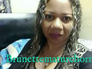 Brunettematurehorny