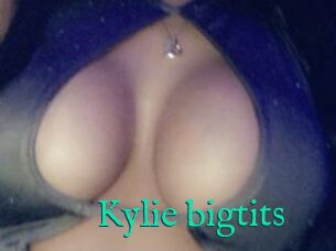 Kylie_bigtits