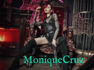 MoniqueCruz