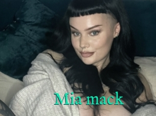 Mia_mack