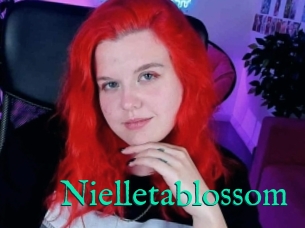 Nielletablossom
