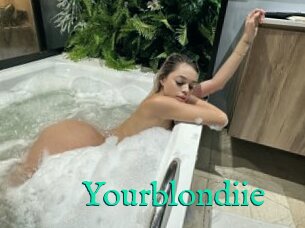 Yourblondiie